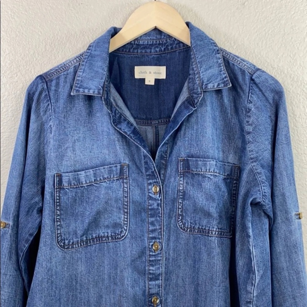 Cloth & Stone Chambray Split Back Button Down Top - image 4